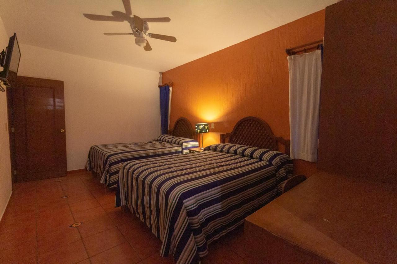 Hotel Degollado Екстер'єр фото