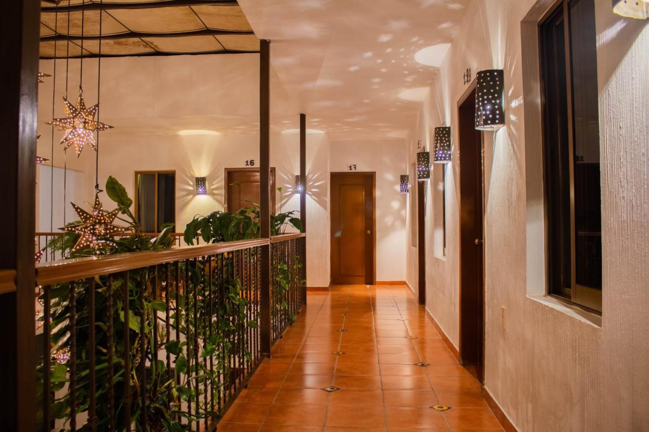 Hotel Degollado Екстер'єр фото