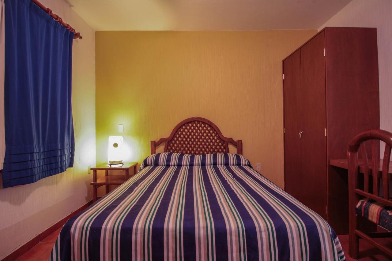 Hotel Degollado Екстер'єр фото