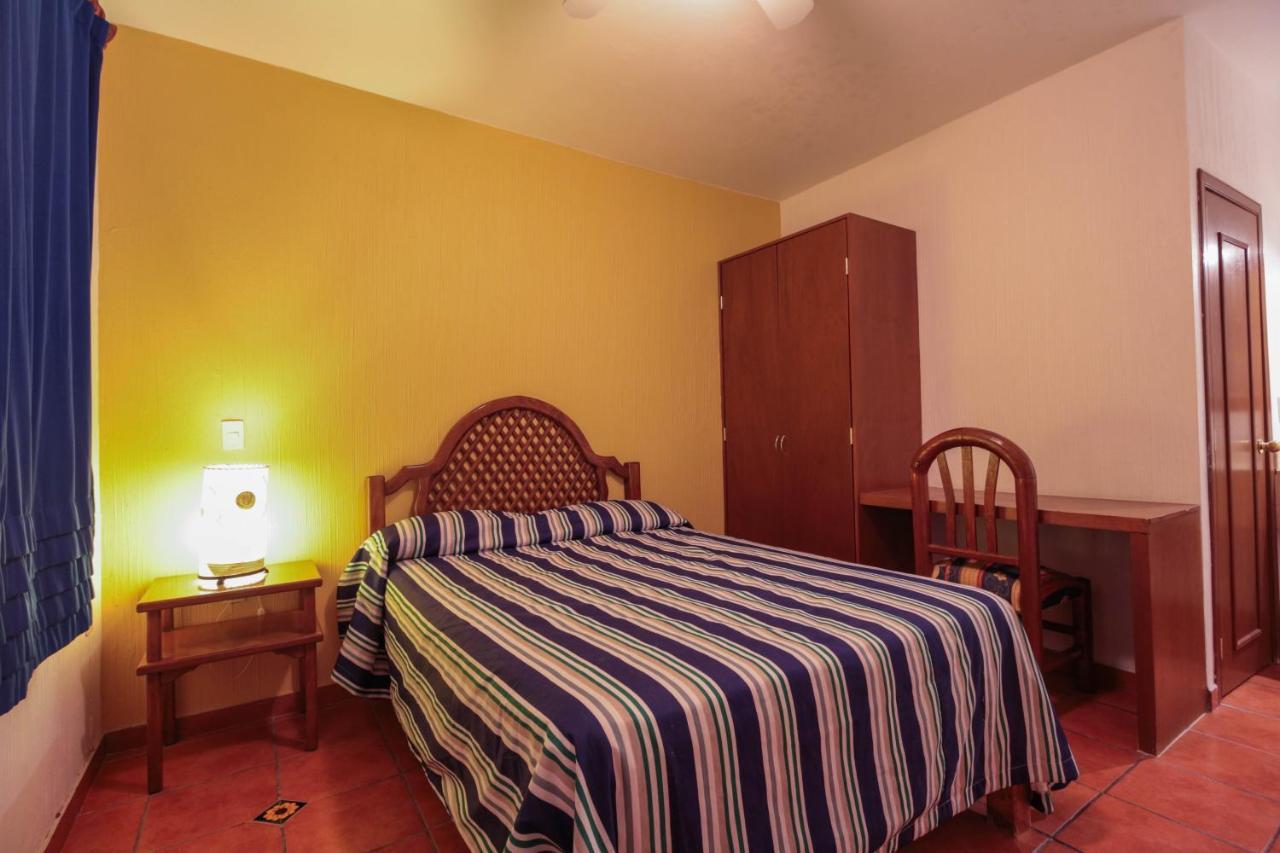 Hotel Degollado Екстер'єр фото